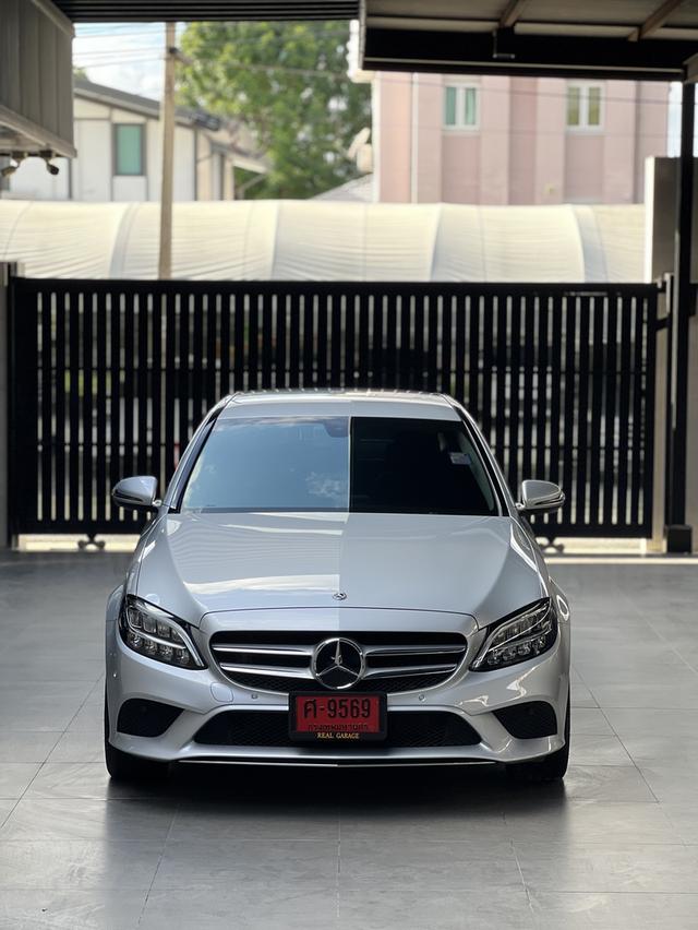 Benz C300e Avantgarde 2