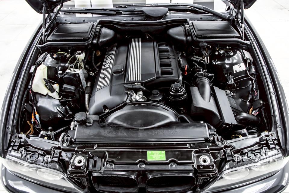 BMW SERIES 5 523iA E39 2001  16