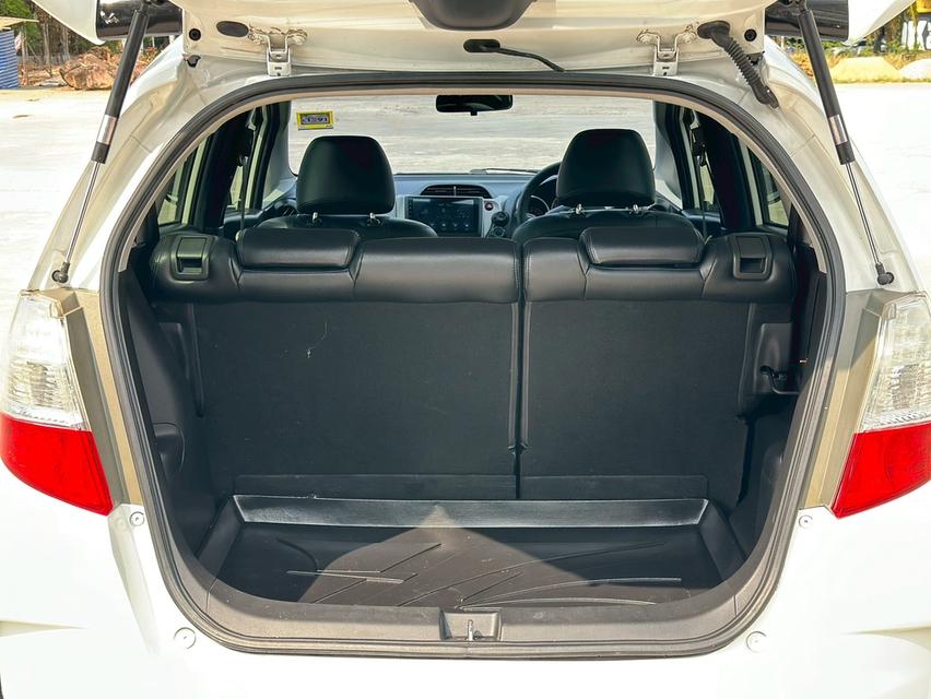 รหัสรถ PAT7335 HONDA JAZZ 1.5V เกียร์ออโต้ ปี 2010 สีขาว รูปที่ 5