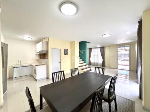 ทาวน์เฮ้าส์ 2 ชั้น (ห้องมุม ถนนเมน) หมู่บ้าน เดอะโฟริเอช รังสิต - คลอง 4 (The Fouriage Rangsit- Klong 4) บ้านรีโนเวทใหม่ 4