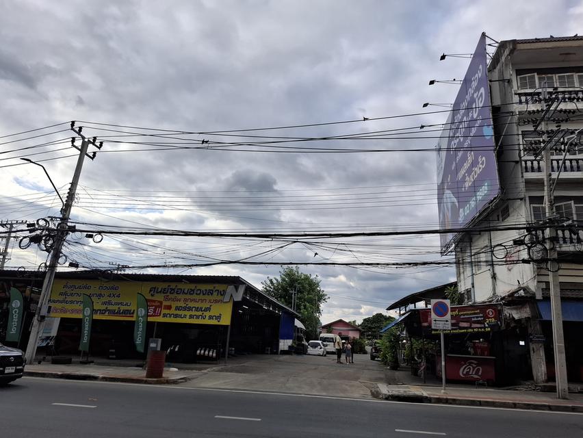 ให้เช่าที่ดิน 1 ไร่ พร้อมตึก 4 คูหา 8