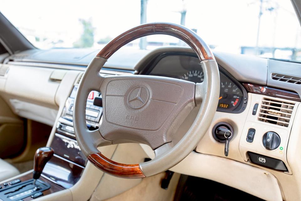 Benz E230 ปี1997 สวยสภาพดี  10