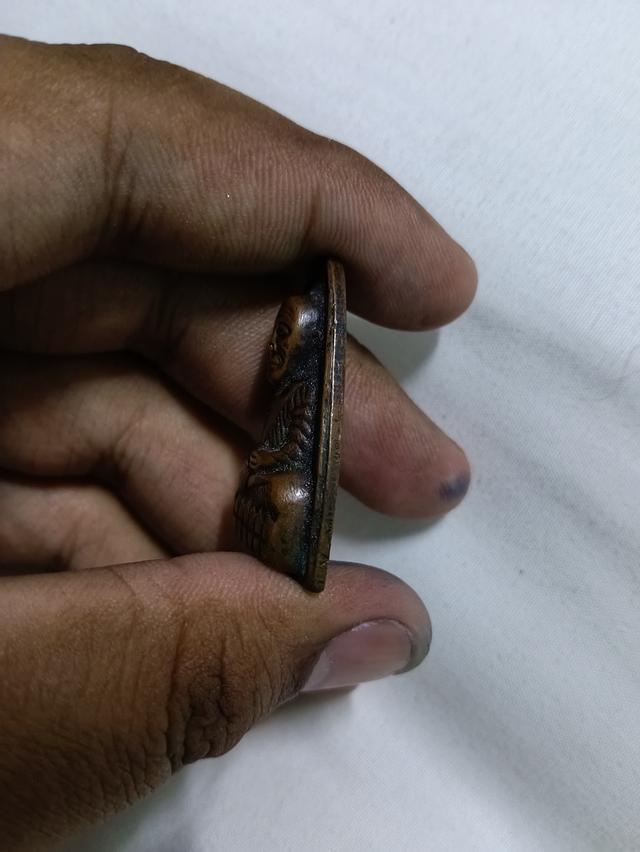 หลวงปู่ทวด รุ่นเตารีด ปี08 หลังหนังสือ รูปที่ 4