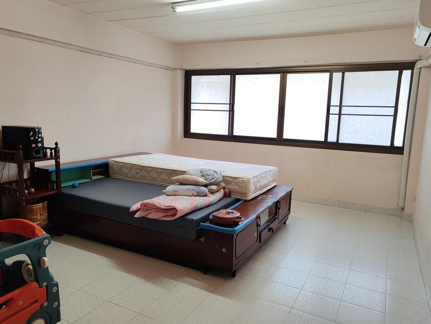 อาคารพาณิชย์ที่อยู่อาศัย 7