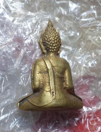 พระพุทธกะไหล่ทอง