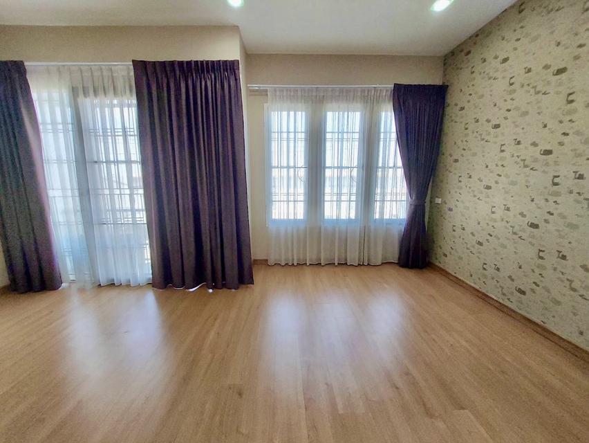 ขาย/ให้เช่าทาวน์โฮม 3 ชั้น โกลเด้นทาวน์ ซ.นวมินทร์ 42 แยก 27 บึงกุ่ม 5 ห้องนอน 4 ห้องน้ำ ต่อเติมครบ คุ้มค่าทุกตารางนิ้ว 16