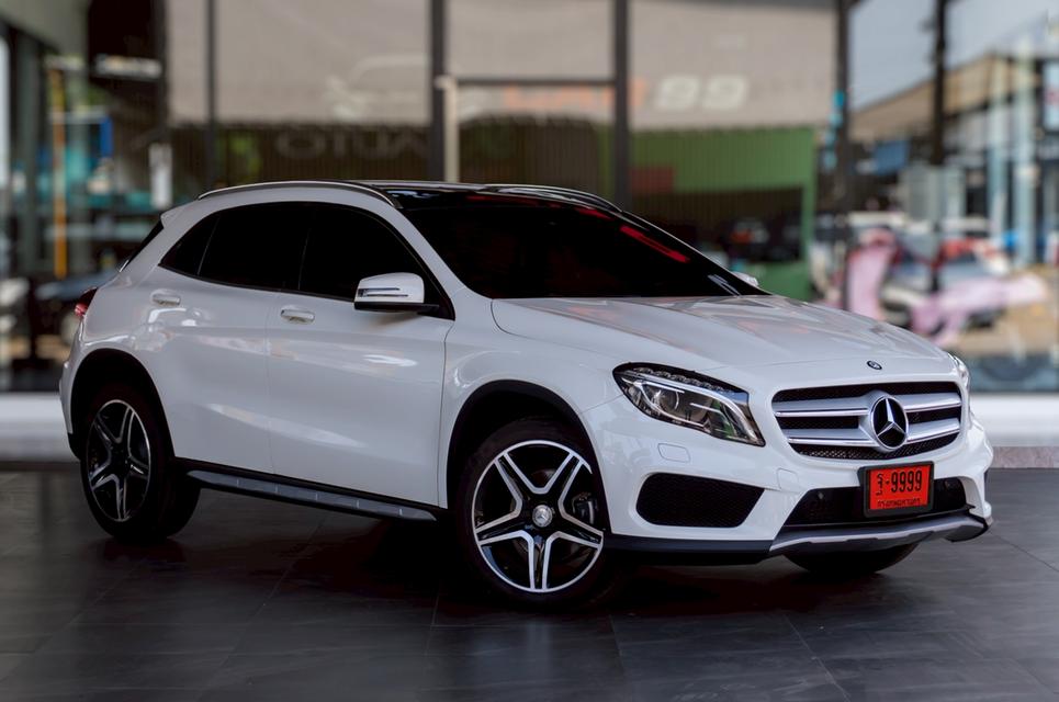 Benz GLA250 AMG Dynamic ปี2016 เรถบ้านมือเดียว เข้าศูนย์ตลอดทุกระยะ เครื่องยนต์ดี เกียร์ดี ช่วงล่างนิ่มขับสบาย  เลขไมล์ 138,000 KM