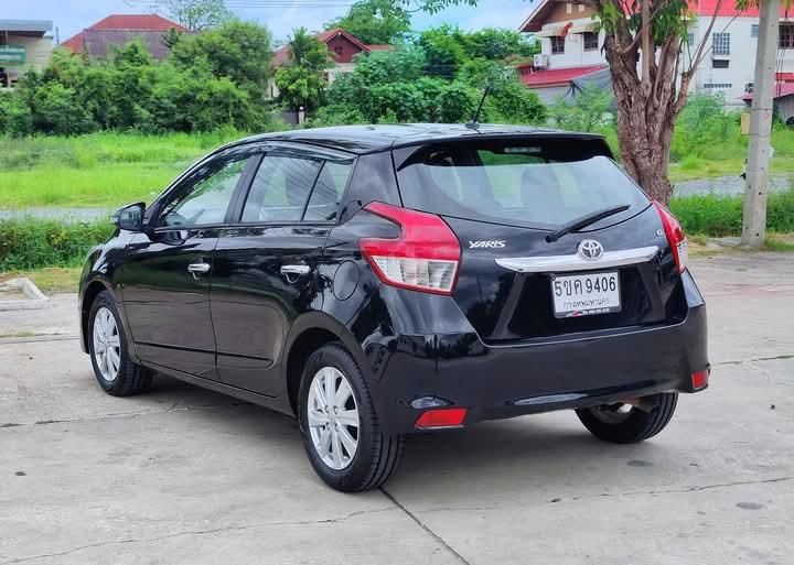 Toyota Yaris สีดำสวย 3