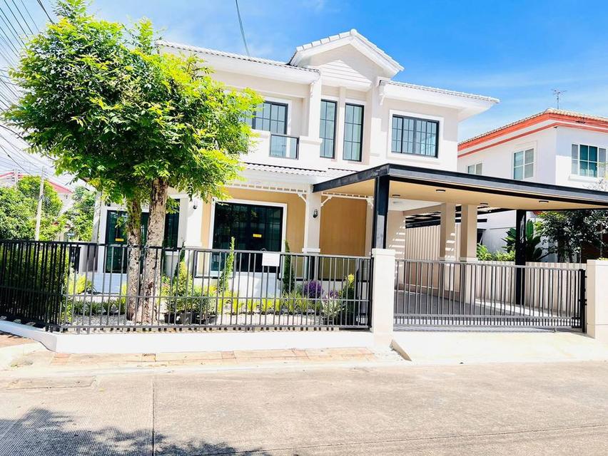 หมู่บ้านชัยพฤกษ์1 ถนน345 ปทุมธานีบ้านเดี่ยว 2 ชั้น หลังมุมถนนเมน ตกแต่งใหม่สไตล์ Modern Luxury พร้อมสวนอังกฤษ บ้านโทนอบอุ่น หรูสะอาดตา กระจกบานใหญ่ 1