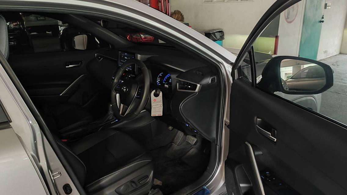 รถบ้าน Toyota Cross HEV Premium (รอง TOP) ปี 22 ไมล์น้อย เจ้าของขายเอง เลขไมล์ 13,405 มีกล้องหน้าหลัง ติดจากศูนย์ รูปที่ 3