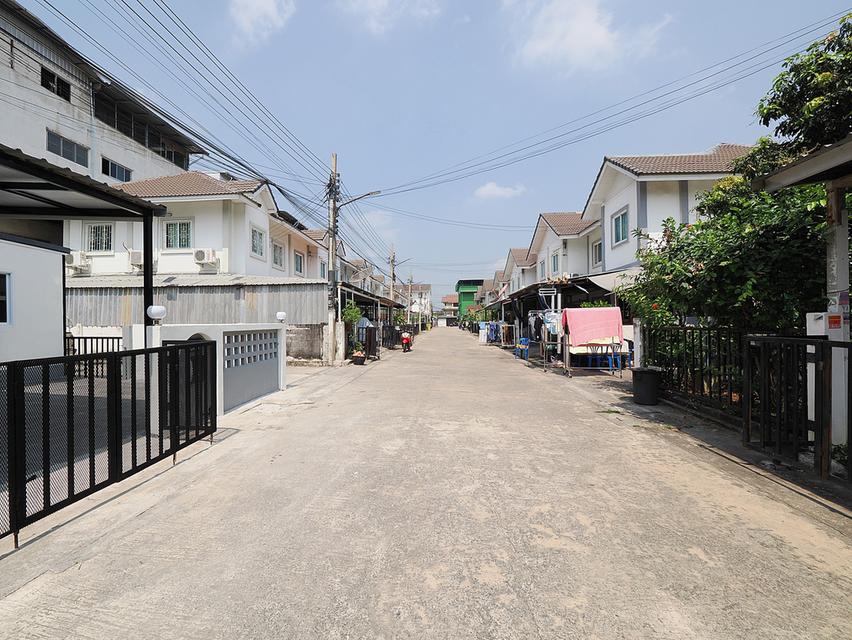 ขายราคาพิเศษ ทาวน์เฮ้าส์ 2 ชั้น ม.ณรุจา เนื้อที่ 30 ตร.ว. 4นอน 2น้ำ บ้านสวย หน้ากว้าง แปลงมุม ทำเลดีมาก ฟังชั่นดีเยี่ยม เฟอร์ครบ พื้นที่กว้าง 19