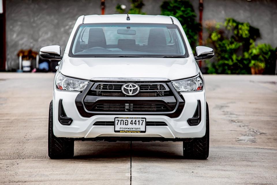 TOYOTA HILUX REVO 2.4 E DOUBLE CAB สีขาว ปี 2018