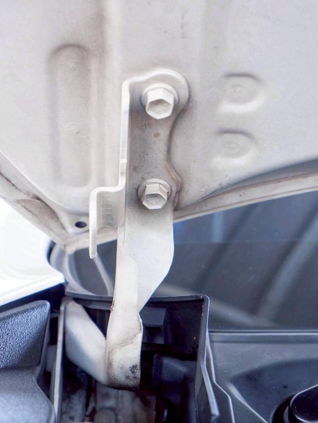 Toyota Fortuner 2.8 V เกียร์ออโต้ สีขาวมุก ปี 2015 20
