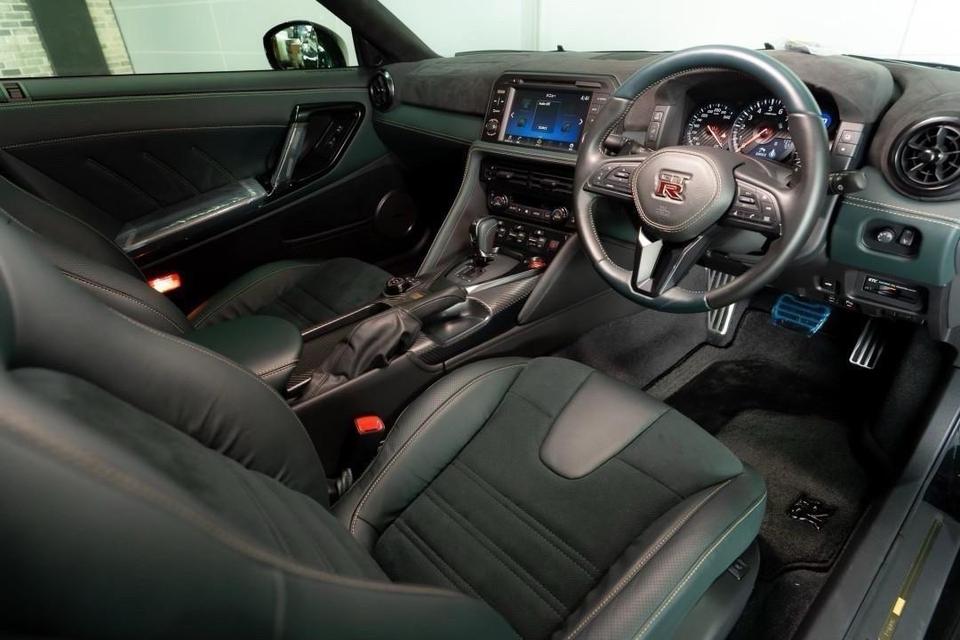 nissan GTR premium edition 5