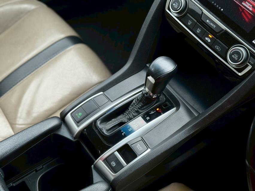 Honda Civic FC 1.8 EL CVT   2018 สีดำ  ออโต้  18