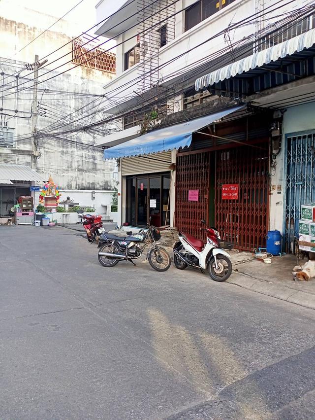 ให้เช่าอาคารพาณิชย์5ชั้น จันทน์32 มีห้องน้ำและห้องนอนทุกชั้น ใกล้สถานีรถไฟฟ้าสุรศักดิ์ เหมาะสำหรับทำธุรกิจหรืออยู่อาศัย 6