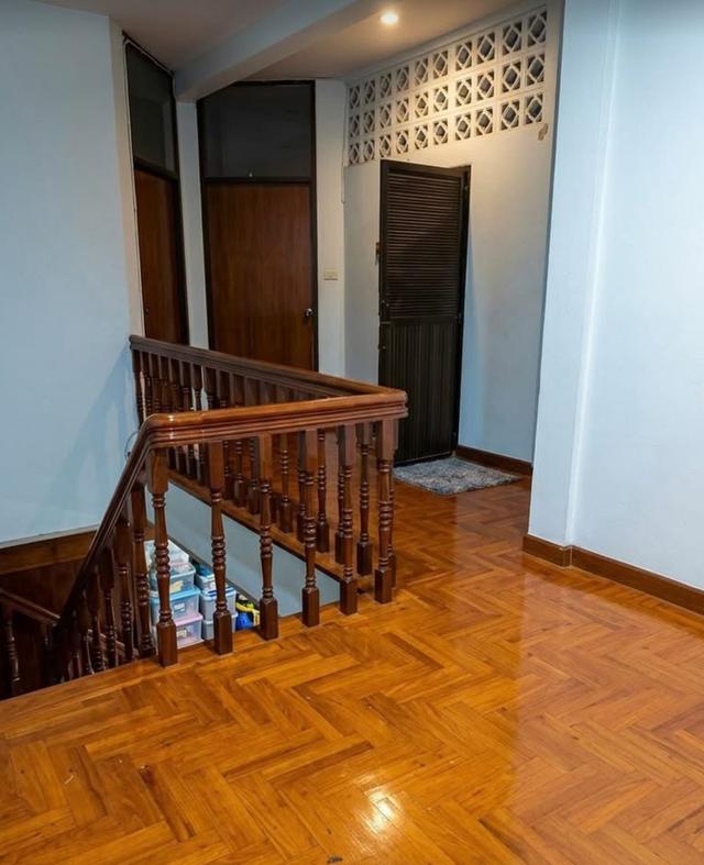 🔥 ให้เช่าทาวน์เฮ้าส์สุดพรีเมียม ใจกลางรัชดา-พระราม 9 🔥  💰 ราคาเช่า 40,000บาท เฟอร์นิเจอร์ครบพร้อมอยู่ เช่น อ่างอาบน้ำ ซิงค์ โทรทัศน์ ตู้เย็น 4