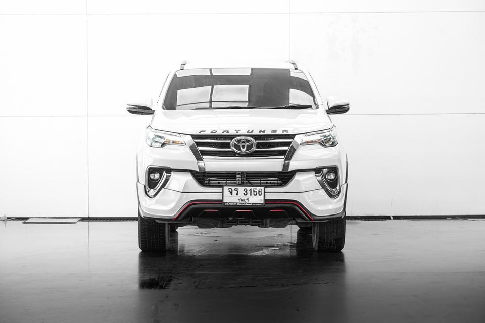 2019 TOYOTA FORTUNER 2.4 V 2WD SUV สีขาว เลขไมล์ 113171 กม.