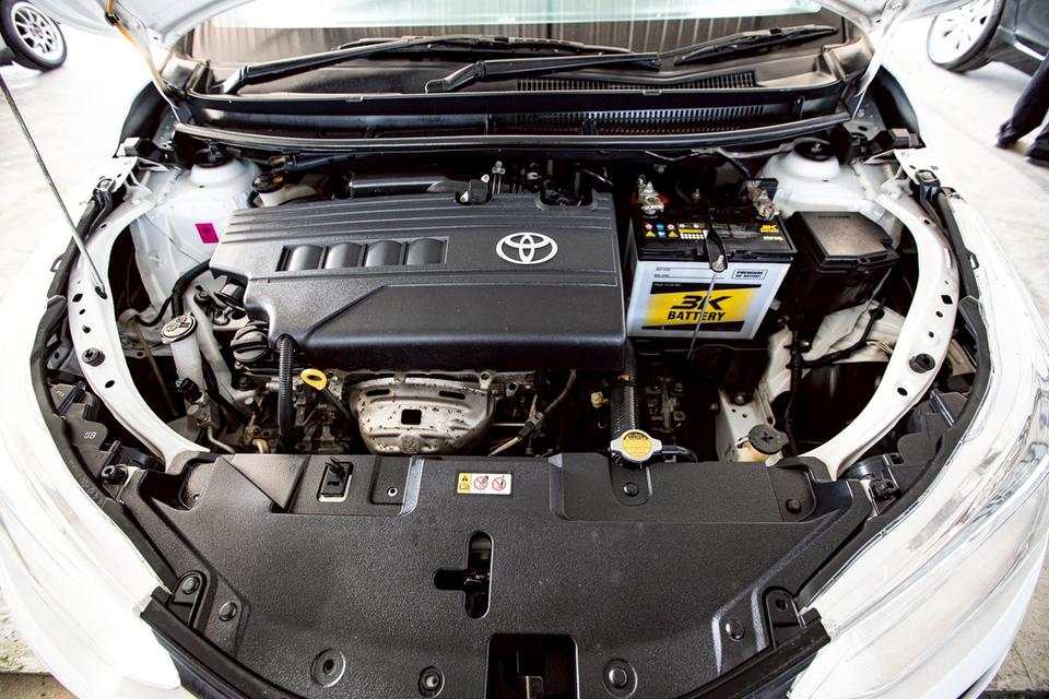 Toyota Yaris Ativ 1.2E ปี 2018 สีขาว มือเดียวป้ายแดง 12