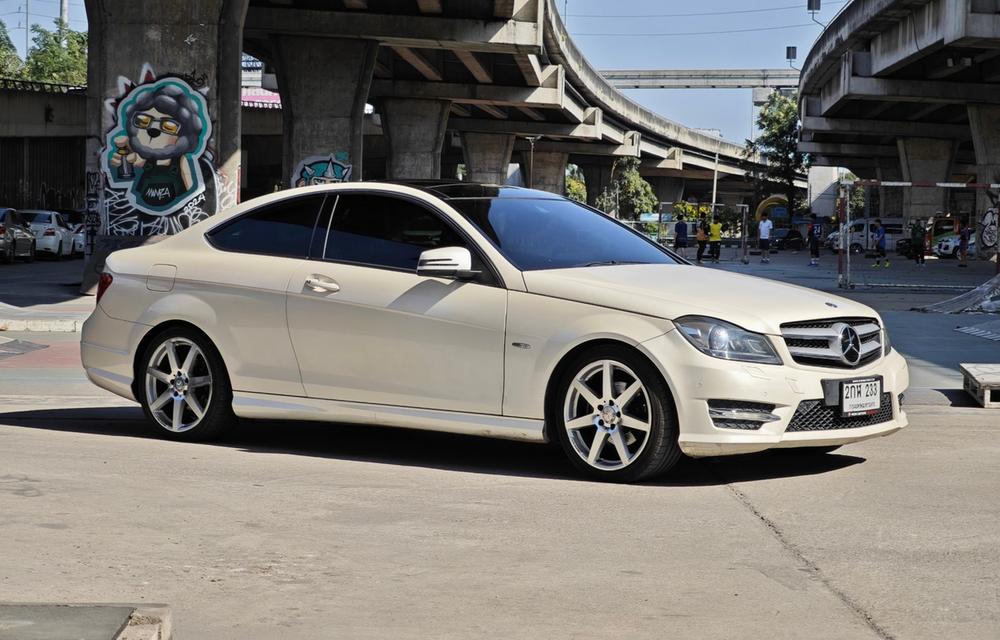 Mercedes Benz C180 CGI Coupe AMG W204 ปี 2012  3