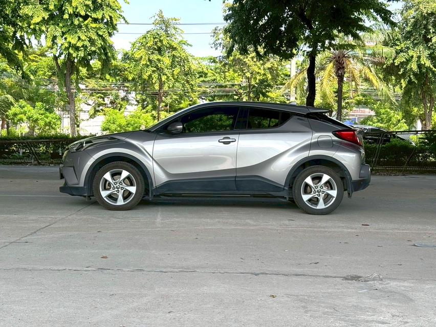 ขายรถ Toyota C-HR 1.8 Mid ปี 2018 สีเทา เกียร์ออโต้ 7