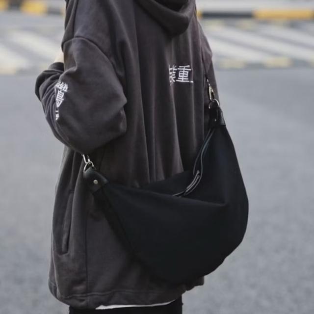 กระเป๋าสะพาย