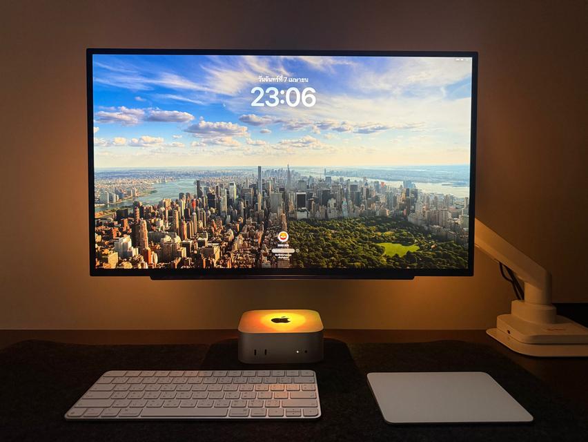 MAC mini M4 และ จอ LG 2k OLED 240Hz 2