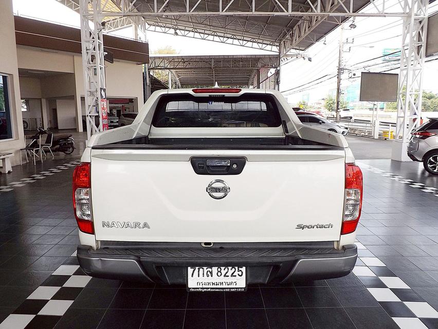 รหัสรถ KCY8225 NISSAN NAVARA NP300 CALIBRE DOUBLE CAB 2.5V SPORTECH AUTO ปี 2018 สีขาว รูปที่ 4