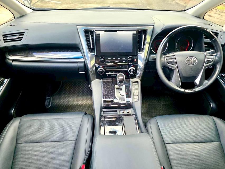 Toyota ALPHARD 2.5SC PACKAGE สีขาว ปี 2022 ไมล์ 20,xxx กม.  9