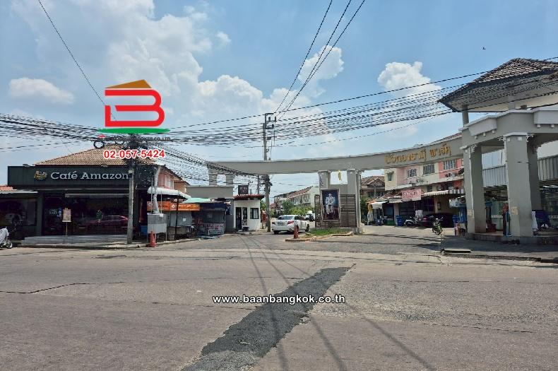  ทาวน์เฮาส์ หมู่บ้าน บัวทองธานี พาร์ค เนื้อที่ 21 ตรว. ตรงข้ามตลาดสมบัตรบุรี ถนนกาญจนาภิเษก ตำบลบางบัวทอง อำเภอบางบัวทอง จังหวัดนนทบุรี 12