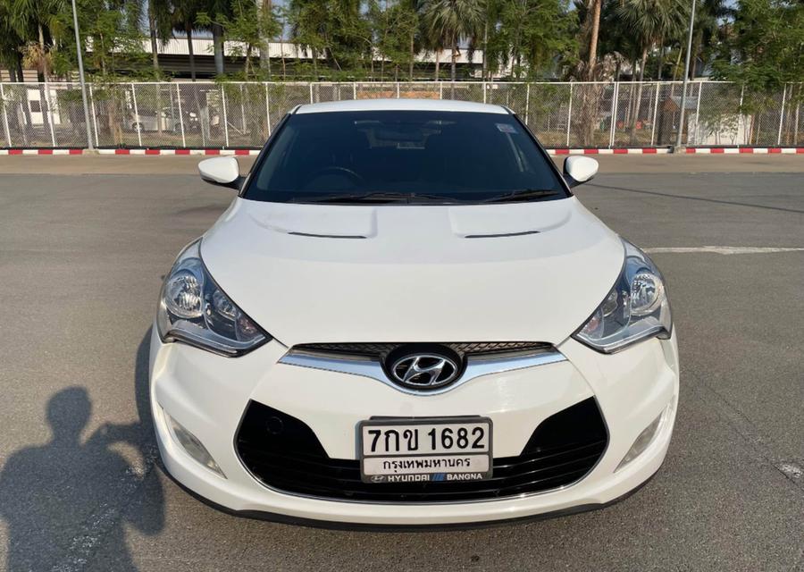 Hyundai Veloster 1.6 สีขาว เกียร์ออโต้ ปี 2013 4