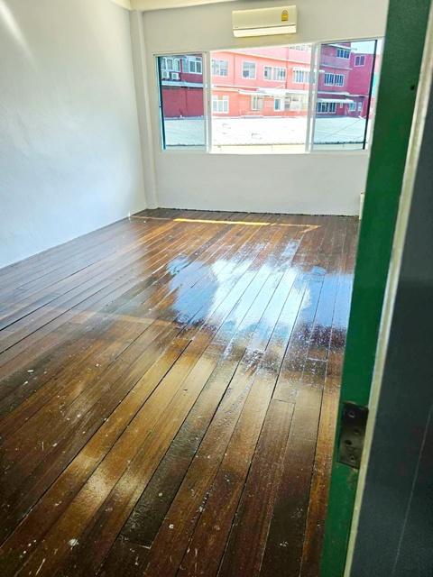 3นอน อินทามระ8-14 ให้เช่าอาคารพาณิชย์ 3 ชั้น 20 ตร.วา. BTSสะพานควาย 1กม.240 ตร.ม. ม.หอการค้า 900 ม. 2น้ำ 4