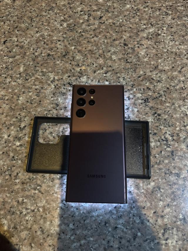 ขายๆๆๆถูกSamsungS22Ultraสีใหม่หายากBurgundy Red 256กิ๊กRam12สูนTrueสภาพสวยการใช้งานดีเยี่ยมทุกๆฟังชั่นเครื่องรีสโตได้ตลอดไม่มีติดแอคเค้าใดๆคับ สภาพ: