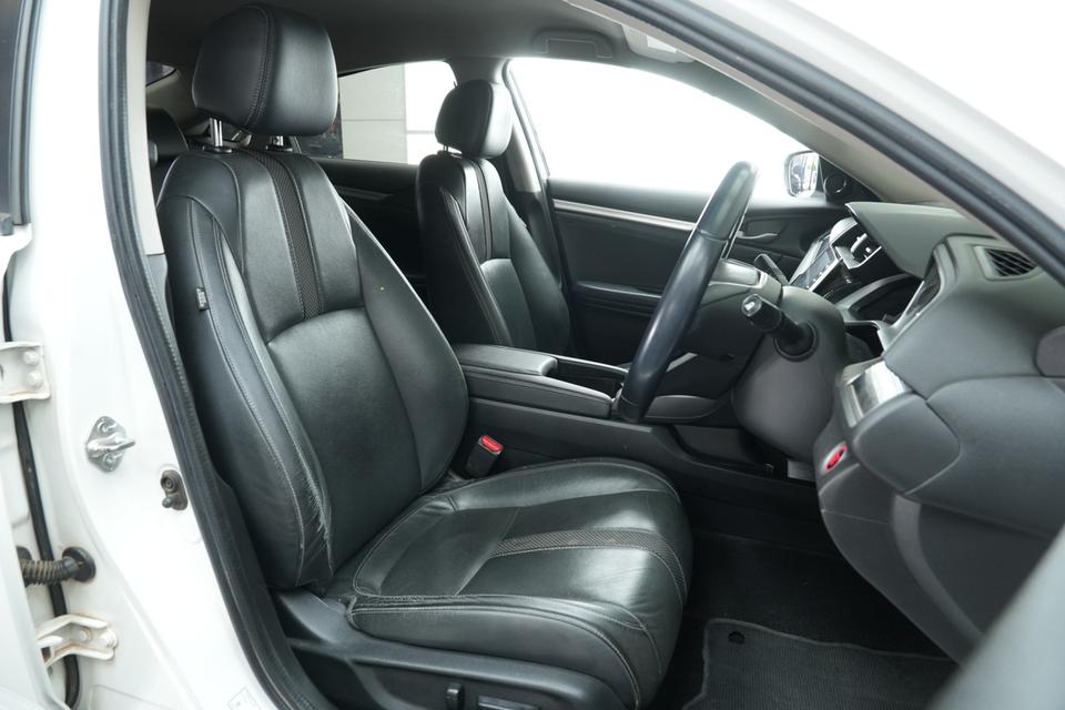 2020 HONDA CIVIC FC 1.8 EL i-VTEC สีขาว เลขไมล์แท้ 84751 กม. 15