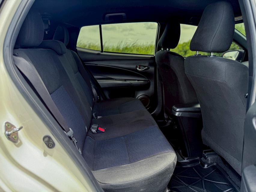 Toyota Yaris 1.2 Entry เกียร์ออโต้ สีขาว ปี 2021 18