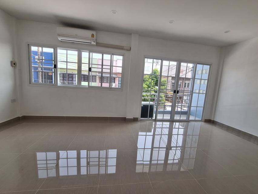 ขายทาวน์เฮ้าส์มือสอง 8