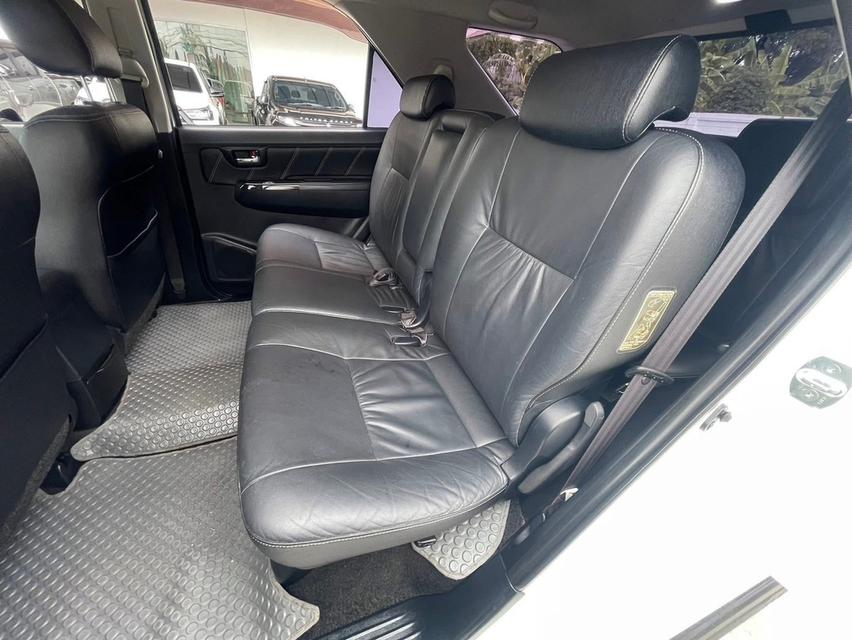 TOYOTA FORTUNER 2.5 V ปี 2014 11