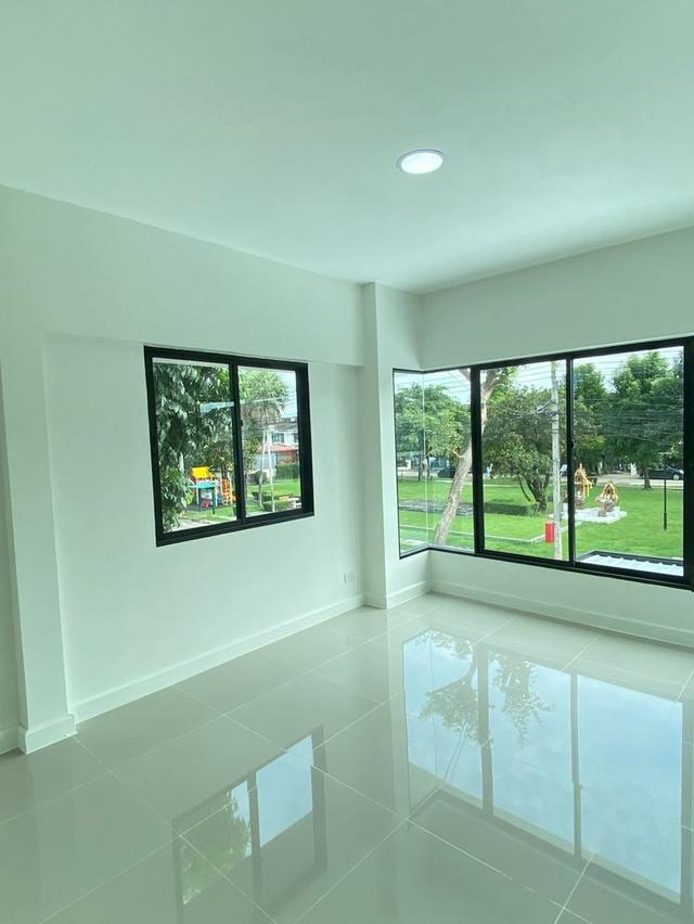 ขาย ทาวน์เฮาส์ 2 ชั้น ,เนื้อที่ 38 ตารางวา หมู่บ้านเดอะวิลล่า วงแหวน-รามอินทรา ซอยคู้บอน 27 แยก 10 แขวงท่าแร้ง เขตบางเขน กรุงเทพฯ 9