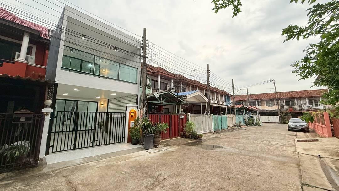 หมู่บ้านดุลิยานนท์ ‼️‼️ทำเลดี ใจกลางเมืองนนทบุรี //หน้าบ้านตรงข้ามสวนสาธารณะ โครงการอยู่หลังกองสลากสนามบินน้ำ ซอยนนทบุรี 39หรือซอยติวานนท์ 45 5