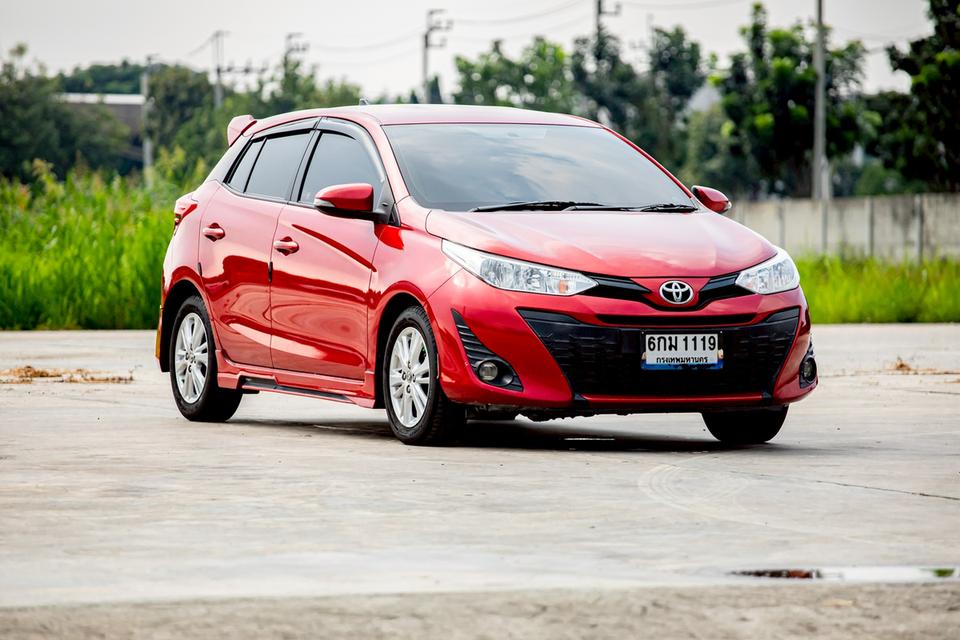 Toyota Yaris 1.2 Entry ปี 2018 สีแดง มือเดียวป้ายแดง  3