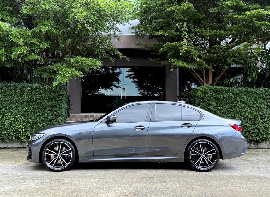 2022 BMW 330e MSPORT G20 รถมือเดียวออกป้ายแดง รถวิ่งน้อย เข้าศูนย์ทุกระยะ ไม่เคยมีอุบัติเหตุครับ