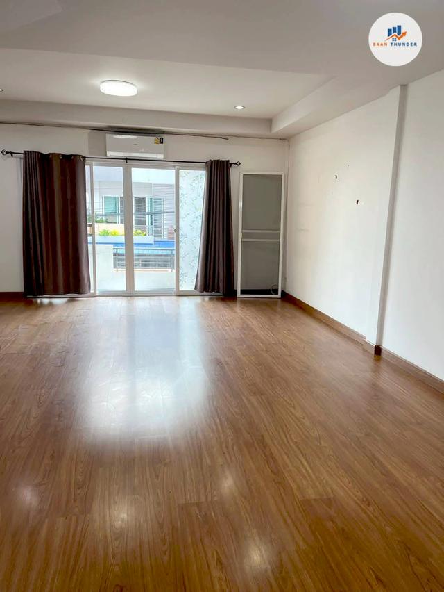 ให้เช่า ทาวน์โฮม 3 ชั้น Motown Brio เเจ้งวัฒนะ - ประชาชื่น **ถนนเลียบคลองปะปา 4