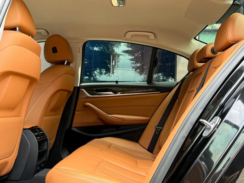 2018 BMW 520D SPORT LINE รถมือเดียวออกป้ายแดง รถวิ่งน้อย เข้าศูนย์ตลอด รถไม่เคยมีอุบัติเหตุครับ 14