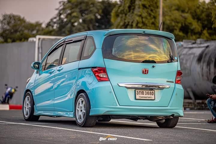 Honda Freed สีฟ้า 6