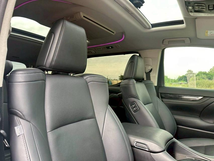 Toyota Alphard 2.5 SC Package MNC ปี 2020 จด 2021 12