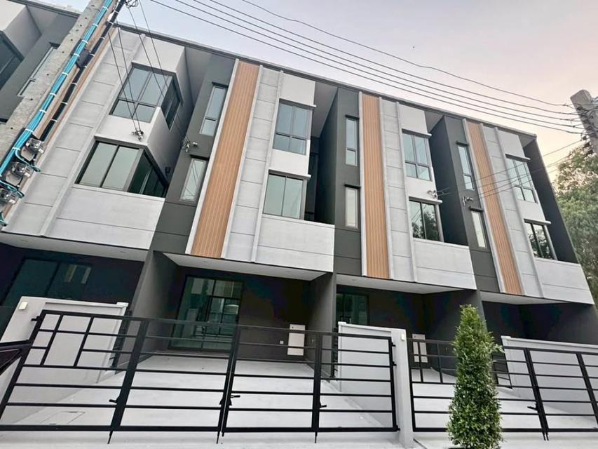 ให้เช่า ทาวน์โฮม 3 ชั้น – Pleno ติวานนท์–แจ้งวัฒนะ 2