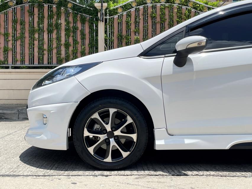 FORD FIESTA 1.6 TREND HATCHBACK ปี 2011 AUTO 6
