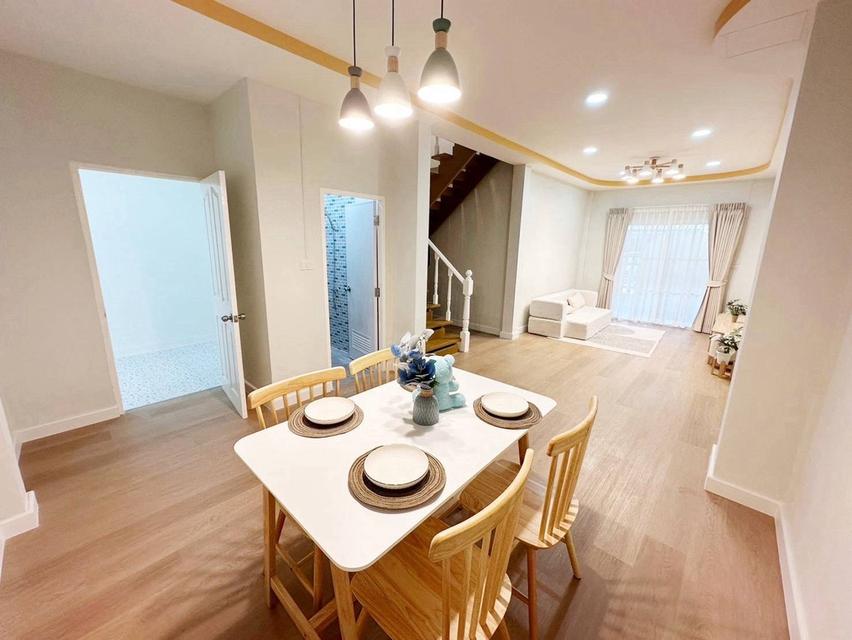 หมู่บ้านวรารักษ์  เลียบคลองสอง 27 4