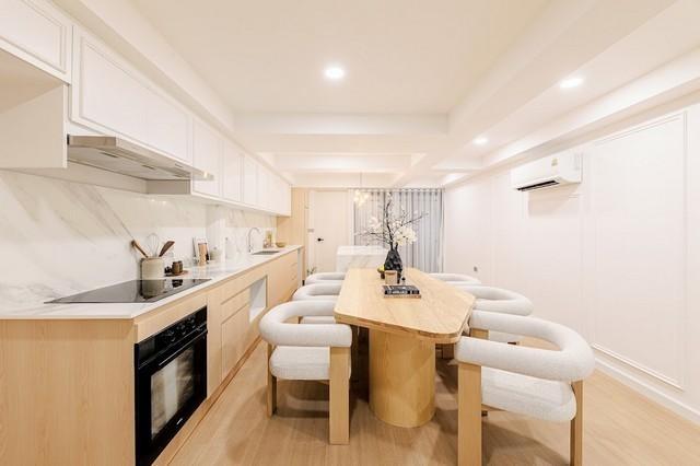 ขายทาวน์เฮ้าส์ สไตล์ Modern French Classic ซอยปรีดีย์พนมยงค์ 42 หมู่บ้าน บ้านคลองตันนิเวศน์ พร้อมอยู่ 4