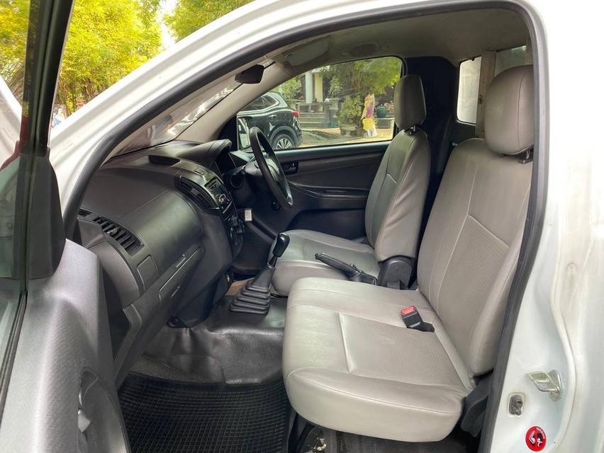 ISUZU D-MAX SPARK ตู้ทึบ ดีเซล  ปี2019 เครื่อง1.9cc. เกียร์ธรรมดา -รถไมล์แท้100%คะ 9